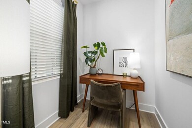 554 E Hargett St unit Hudsen, Raleigh, NC 27601 - photo 4