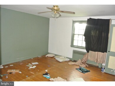 6848 Clover Ln, Upper Darby, PA 19082 - photo 7