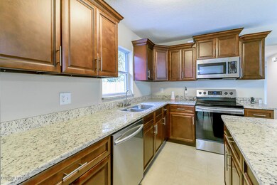 6451 Sage Dr, Jacksonville, FL 32210 - photo 7