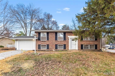 750 Burwick Terrace, Ballwin, MO 63021 - photo 2