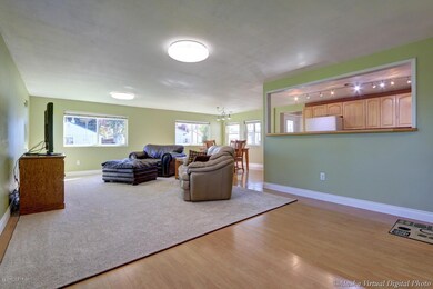 Living Room W/Laminate Flooring