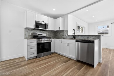 19524 Maple Heights Blvd, Maple Heights, OH 44137 - photo 7