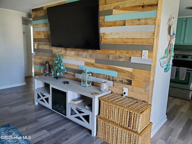 105 W Avalon Dr, Kill Devil Hills, NC 27948 - photo 4