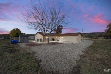 28200 Stallion Springs Dr, Tehachapi, CA 93561 - photo 2