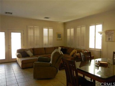 Large comfortable sitting/lounging area to open ma