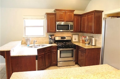 2864 W Vanike Dr, Fayetteville, AR 72704 - photo 3