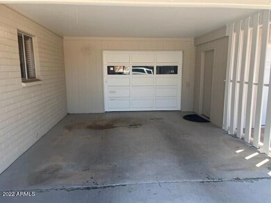 Carport/Garage