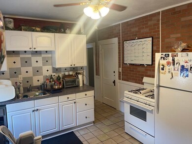 9 Wakefield Ave unit 2, Wakefield, MA 01880 - photo 4