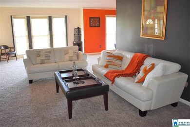 814 Gable Dr, Center Point, AL 35215 - photo 2