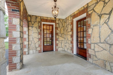 608 S Brittain St, Shelbyville, TN 37160 - photo 7