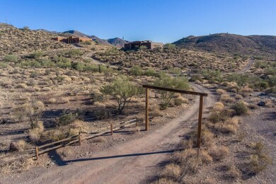 Jenny Lin - Aerial Entrance