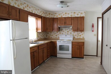 233 Wakefield Rd, Hagerstown, MD 21740 - photo 4