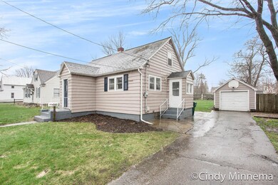 541 W Maple