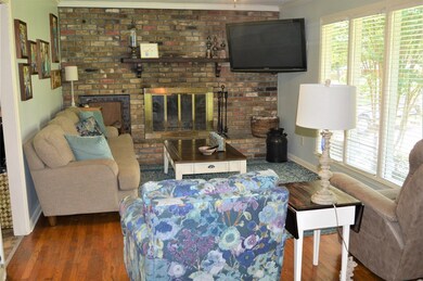 212 Westview Cir, McComb, MS 39648 - photo 2