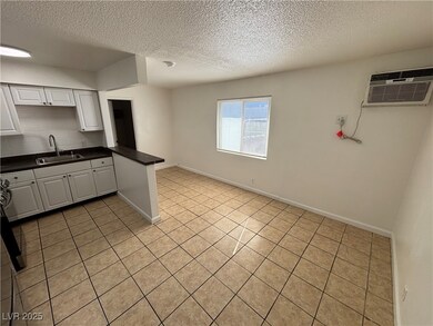 239 W Philadelphia Ave unit 6, Las Vegas, NV 89102 - photo 4
