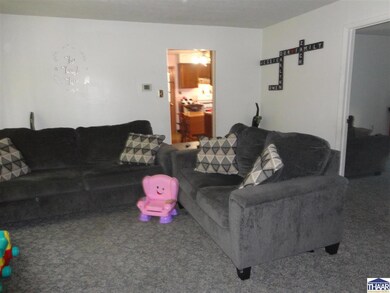 1463 Beech St unit 1463 1/2 Beech Stree, Terre Haute, IN 47804 - photo 3