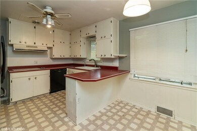 1908 75th St, Windsor Heights, IA 50324 - photo 6