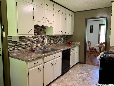 509 Diversey St, Rainbow City, AL 35906 - photo 7