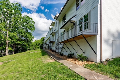 400 Gallery B unit b4-2