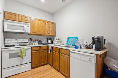 2216 San Gabriel St unit 201, Austin, TX 78705 - photo 2