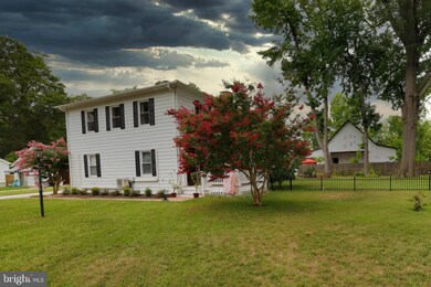 19 7th St, Colonial Beach, VA 22443 - photo 3