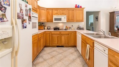 Wall oven, trash compactor ... so...