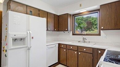 918 16th St SE, Menomonie, WI 54751 - photo 5