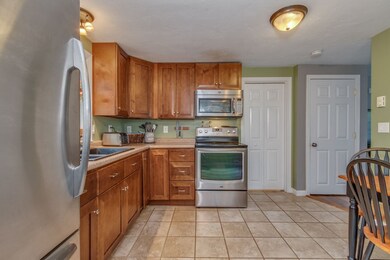 21 Townhouse Rd unit 23, Allenstown, NH 03275 - photo 3