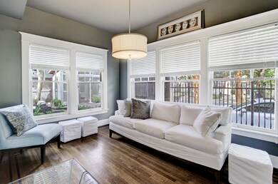 1302 Marshall St, Houston, TX 77006 - photo 7