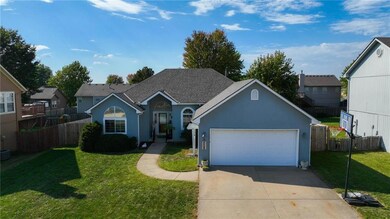 2237 NE Maybrook Dr, Blue Springs, MO 64029 - photo 2