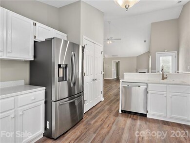 2 Gatehouse Ct, Asheville, NC 28803 - photo 5