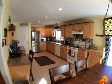 67 Foggs Ln, Seabrook, NH 03874 - photo 4