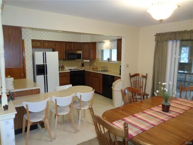 4502 Troxell Dr, Whitehall, PA 18052 - photo 7