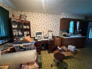 469 Baldwin Rd, Akron, OH 44312 - photo 3