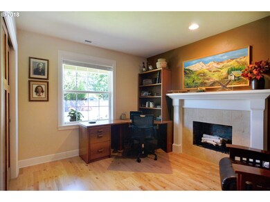 1676 Gilham Rd, Eugene, OR 97401 - photo 5