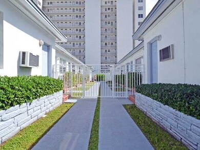 7821 Carlyle Ave, Miami Beach, FL 33141 - photo 3