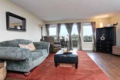 The Camelot Condominiums unit 211, Edmonds, WA 98020 - photo 2