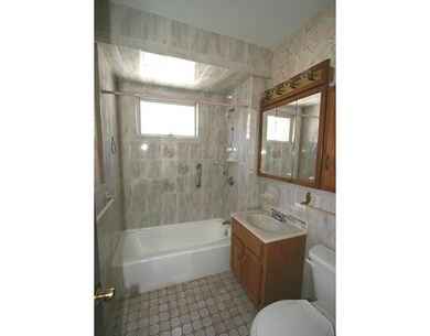 10 Greenleaf Ave, Medford, MA 02155 - photo 5