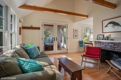 03_40Way60_10001_LivingRoom_MLSuse_1500x