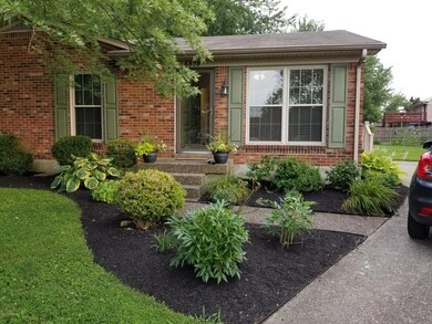 6808 Beackstone Ct, Louisville, KY 40228 - photo 2