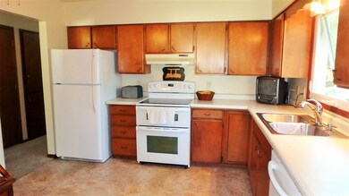 119 Cedar Crest Dr, Cedar Falls, IA 50613 - photo 3