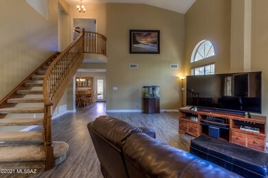 7 Living Room photo b