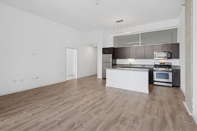 235 W Van Buren St unit 4613, Chicago, IL 60607 - photo 4