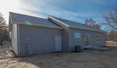 228 W Plum St, Argos, IN 46501 - photo 3