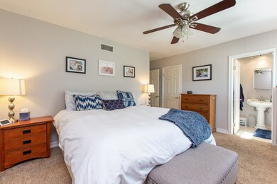 1374 Warwick Ave - HsHProd-6