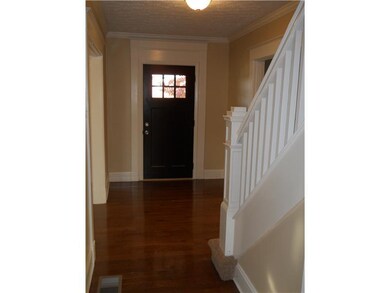 Entry/Foyer.