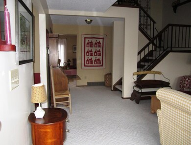 6301 Bidwell Ln, Columbus, OH 43213 - photo 4