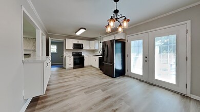 1302 Robinwood Dr, Shelbyville, TN 37160 - photo 3