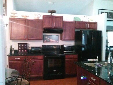 Triangle 2nd kitchen cabinets 1014151526