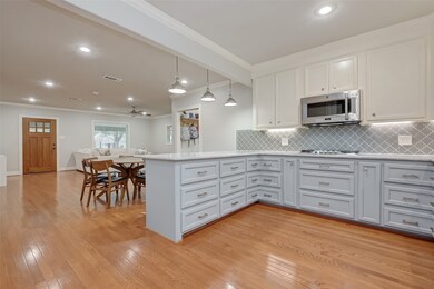 512 W 31st St, Houston, TX 77018 - photo 5